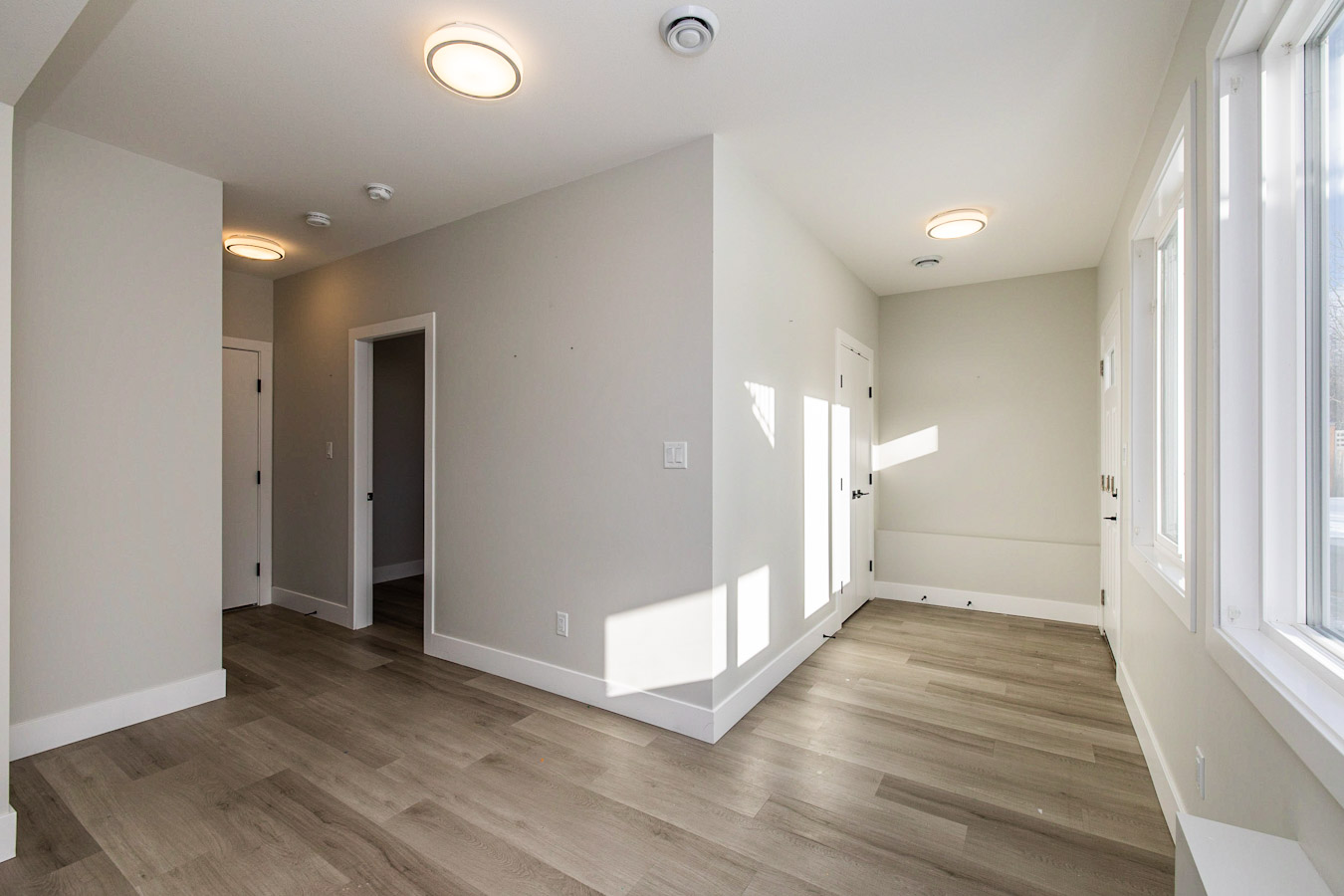 3731 Parkview Crescent - B