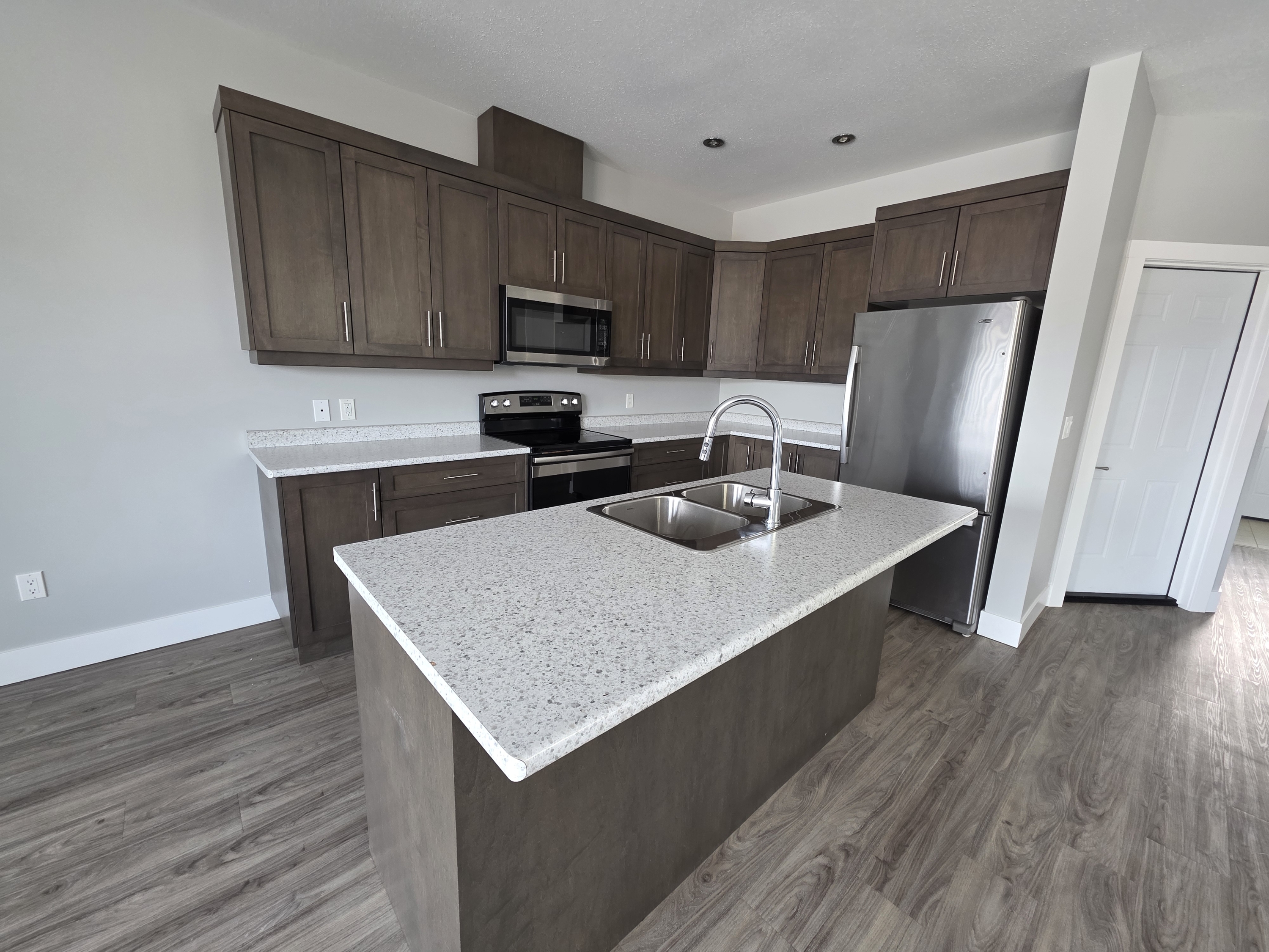 8621 82 Street