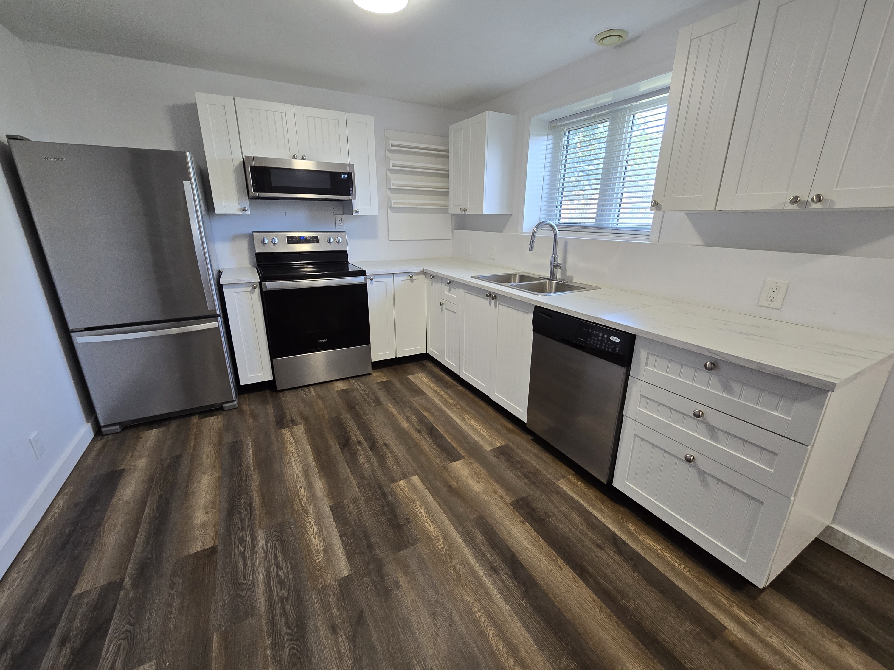 8511 78A Street - B